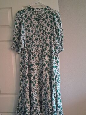 Zara White and Green Floral Midi Dress - Lightweight Women’s Dress